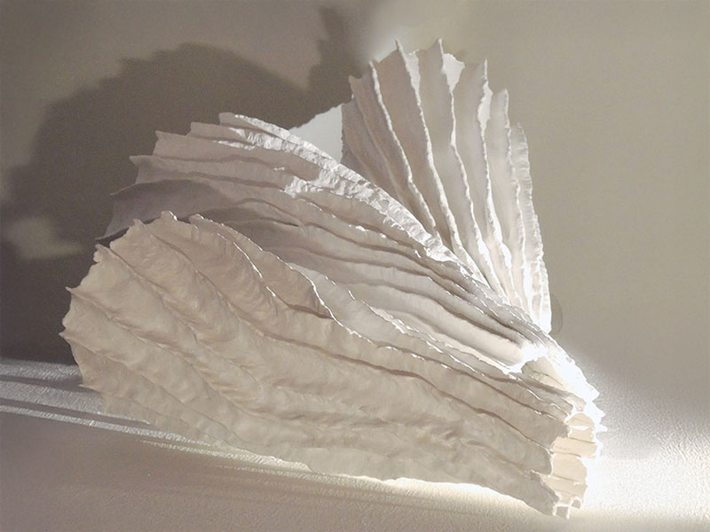 three white cones von Keramikkünstlerin Christine Elfriede Neubauer