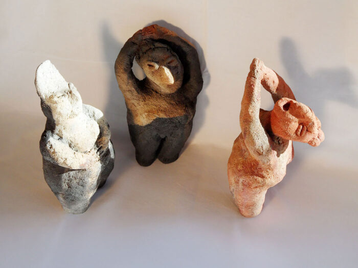 Tonskulpturen 3 Tänzerinnen - von Tonformen - Künstlerin Christine Ellfriede NEubauer Salzburg